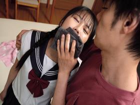 偶然声を掛けた女の子が可愛くて・・・尾行わいせつ・拉致強制精飲・昏睡姦 三つ編み貧乳パイパン少●あおちゃん149cm　サンプル画像16